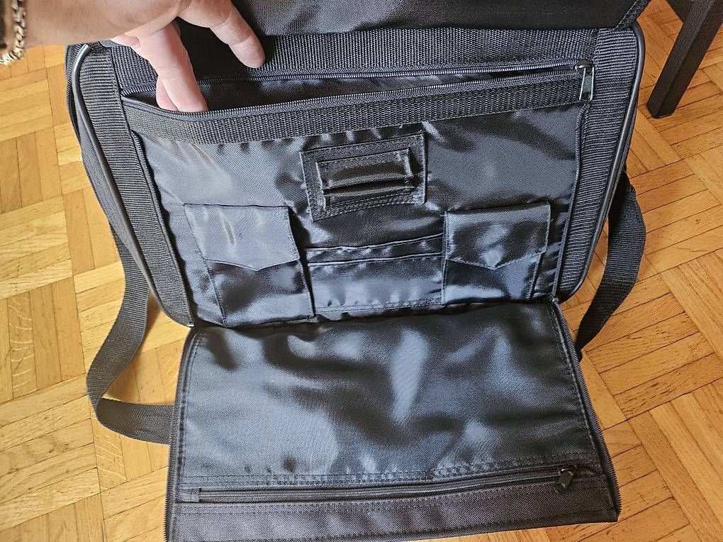 Valigie & Borse: Serviette de transport, ordinateur portable, etc. – Usato da Lausanne venduto da djymbo 2