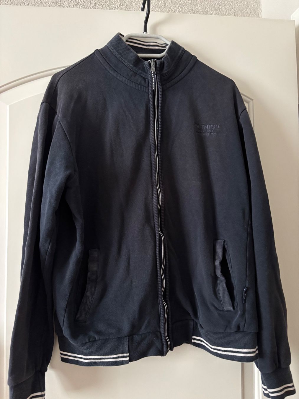 Jacken: Sweatjacke L Gerne getragen blau – Gebraucht aus Balsthal von Uroby