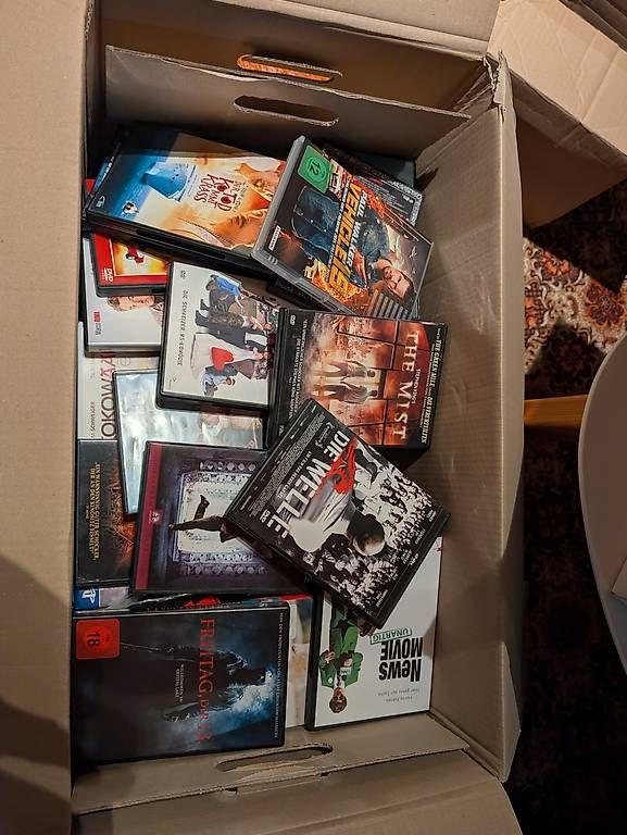 Alle DVDs: DVD Kiste – Gebraucht aus Windlach von Tangler89
