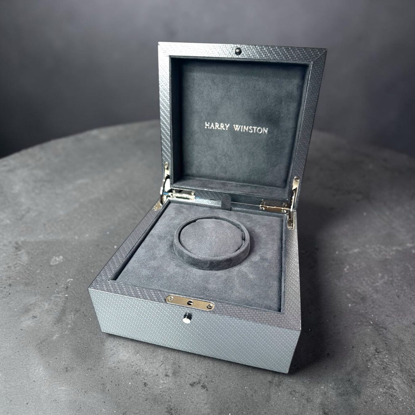 Uhrenboxen: Harry Winston Uhrenbox mit Umkarton – Gebraucht aus Basel von mkz_859r