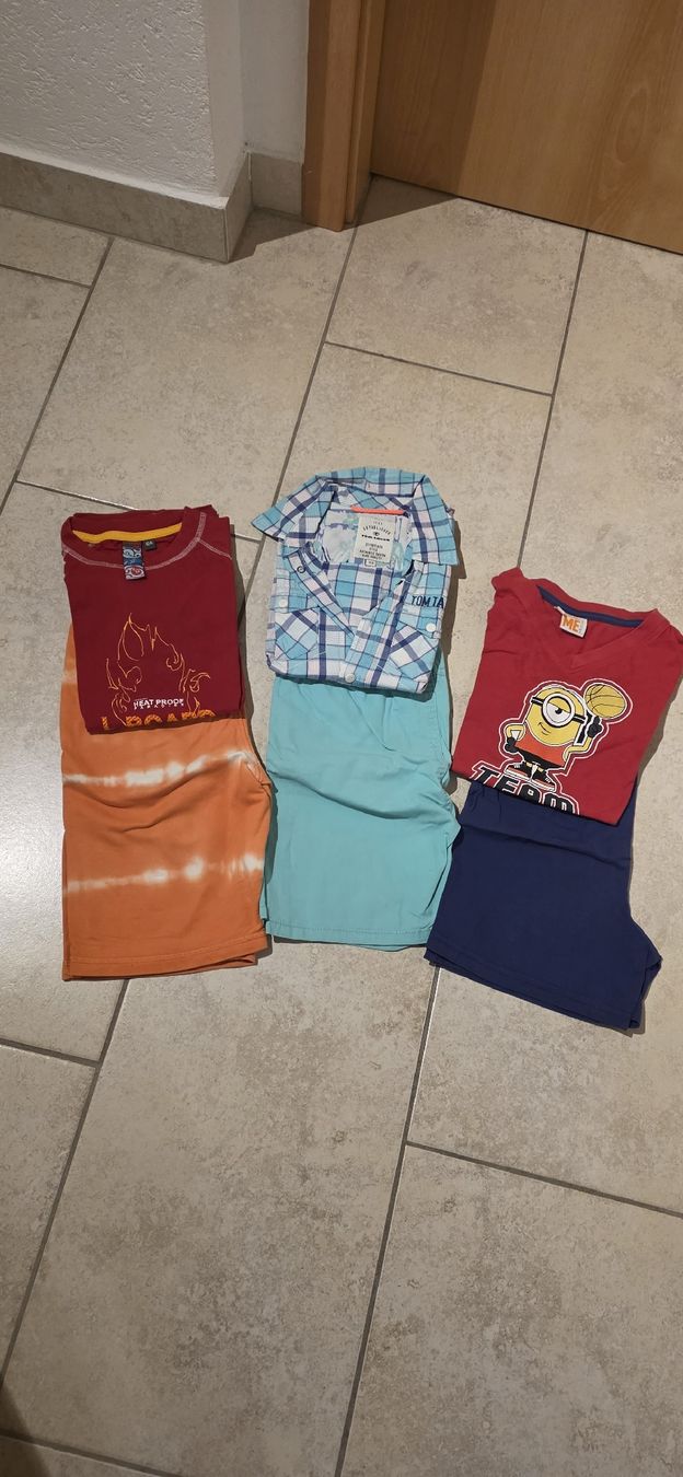 Lotti & Set di vestiti: habits d'été garçon 10 ans – Usato da Ste-Croix venduto da kar_9x7w 1