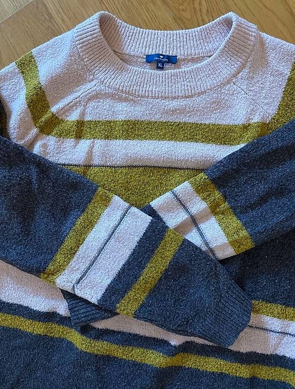 Tom Tailor Pullover & Sweatshirts: Pullover mit feinen Metallnähten Tom Tailor XL – Gebraucht aus Baden von Chrisenft 2