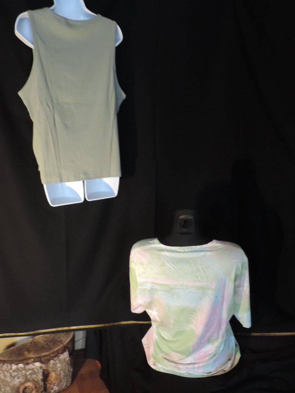 Lotti di vestiti: 2 t-shirts vert kaki et vert rose – Usato da Genève venduto da Axelle333 7
