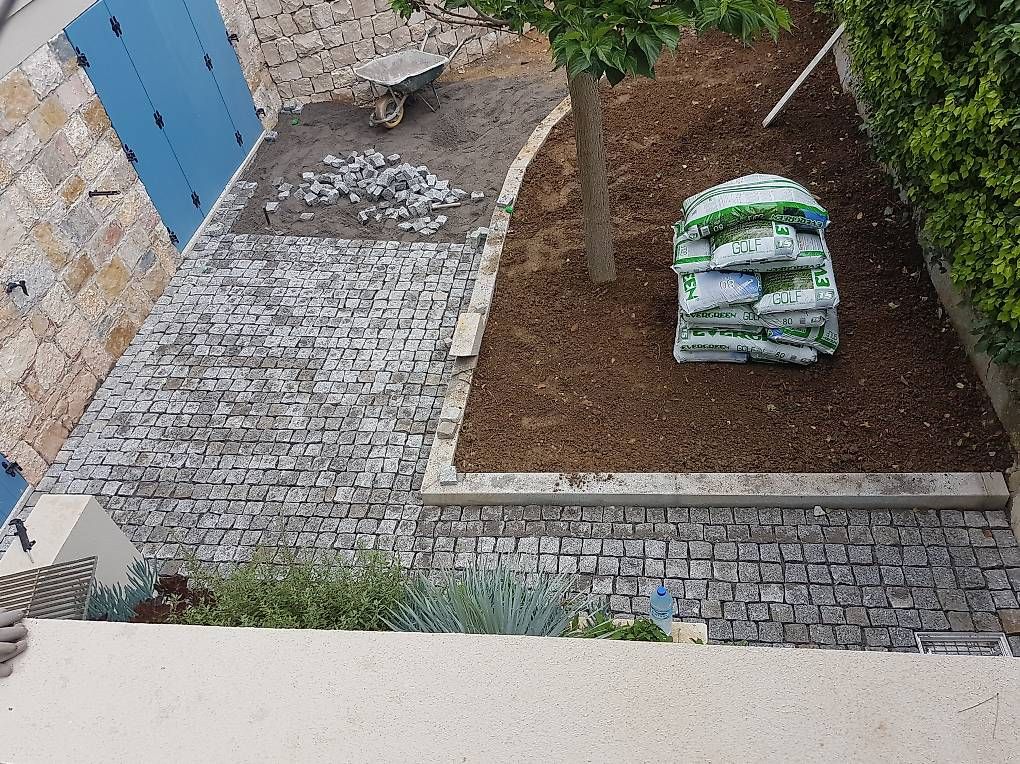 Tutte le macchine: Carreleur indépendant  – Usato da Les Verrières venduto da ren_2kg2 1