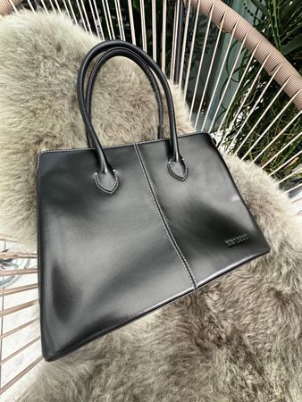 Zeitlose Schwarze Tasche von Navyboot