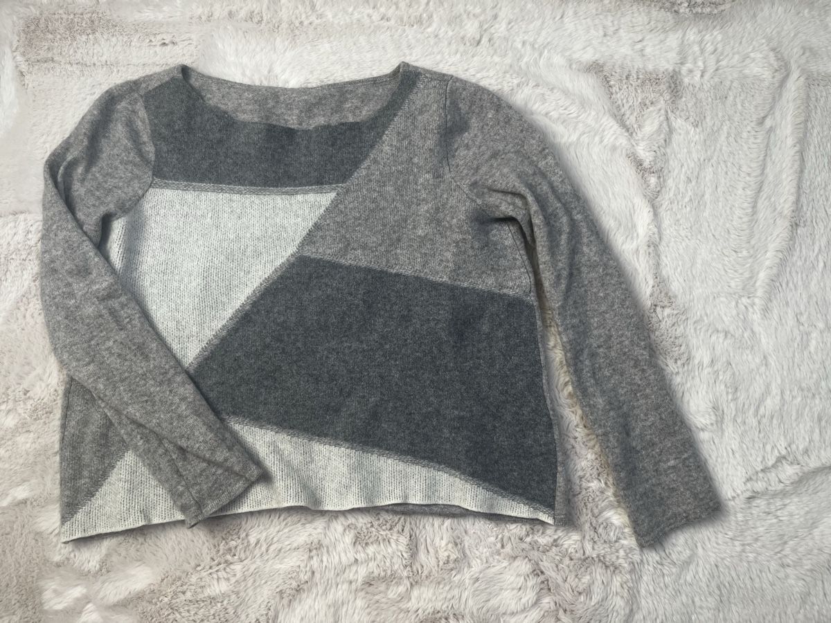 Pullover & Sweatshirts: Grauer Pullover im Patchwork-Stil Gr. M, super kuschelig für – Gebraucht aus Gunten von tubatubak