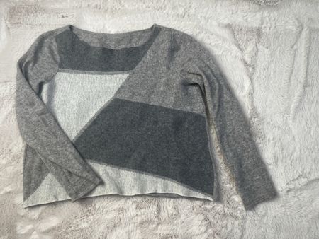 Grauer Pullover im Patchwork-Stil Gr. M, super kuschelig für