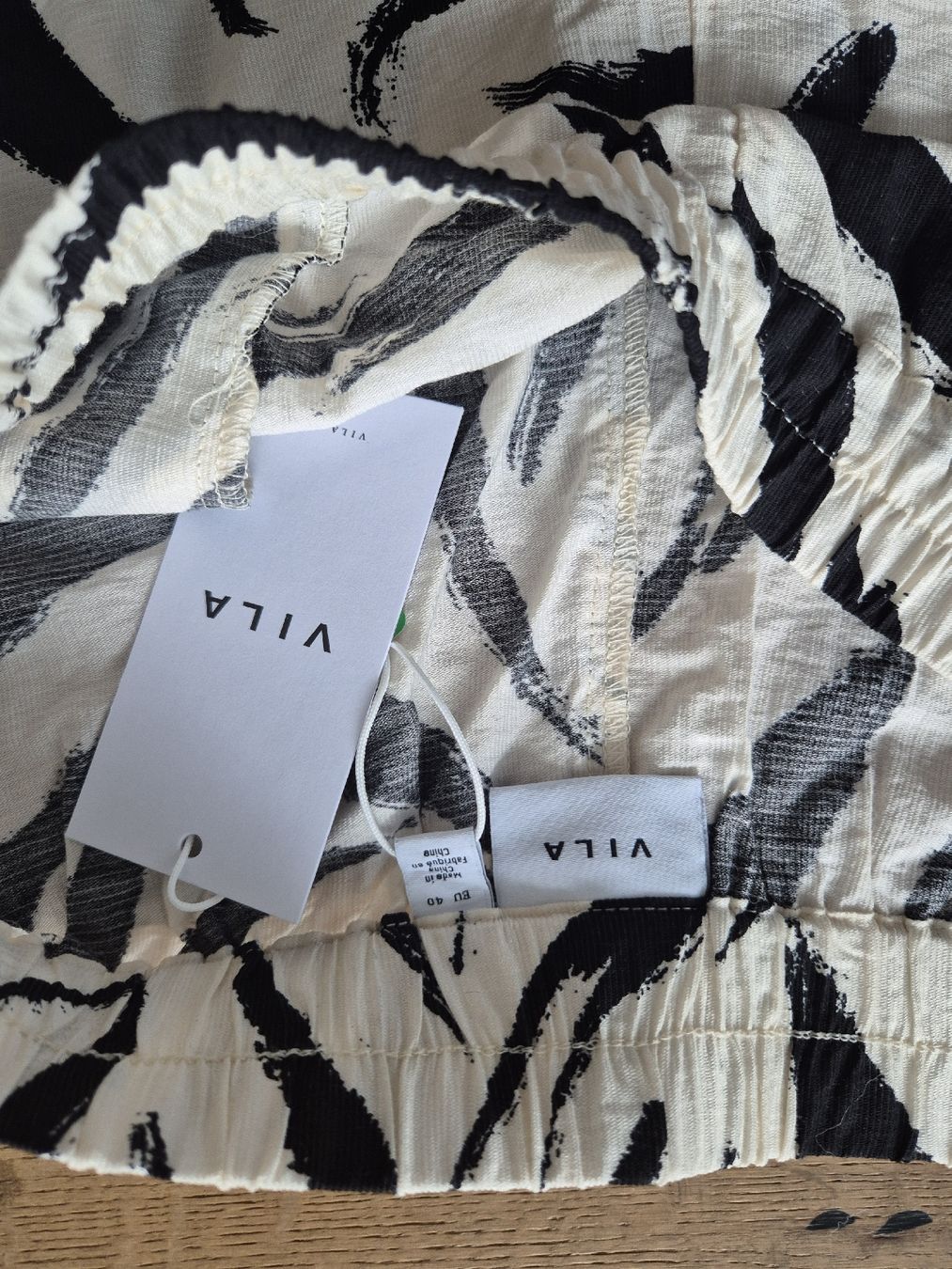 Vila Pantaloni: Neue VILA Hose, Gr. 40 – Nuovo e nell'imballaggio originale da Römerswil LU venduto da cfm_j789 1