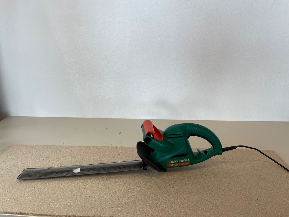 Black und Decker Gartenschere in unbekanntem Zustand Kaufen auf Ricardo