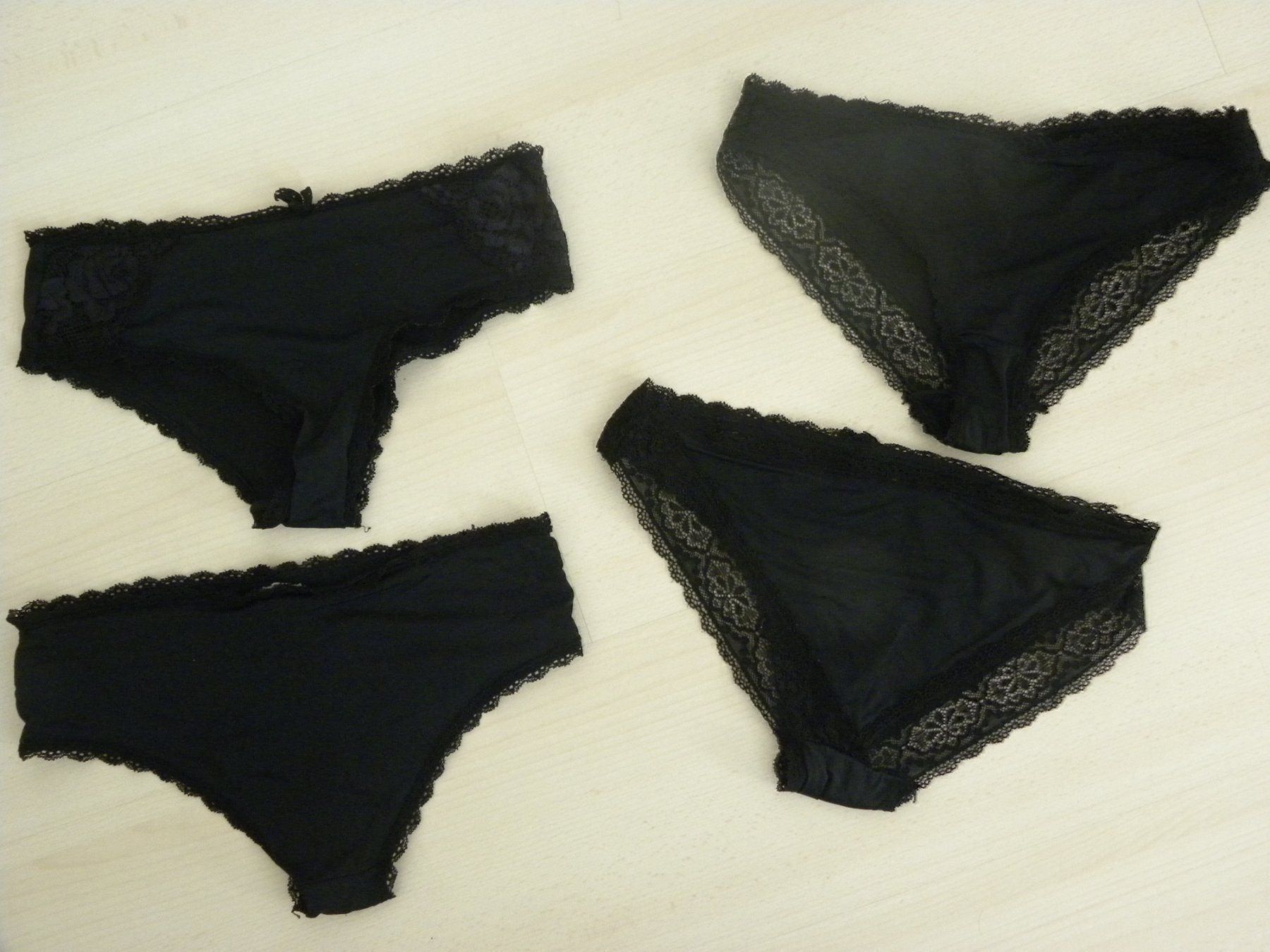 Sonstige Unterwäsche: Unterhosen schwarz mit Spitzen 36 – Gebraucht aus Walterswil SO von Mama_noel 1