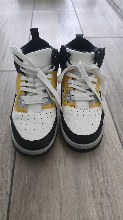 Schuhe für Jungen: Sneaker gr. 33 – Gebraucht aus Liestal von hel_2xmx
