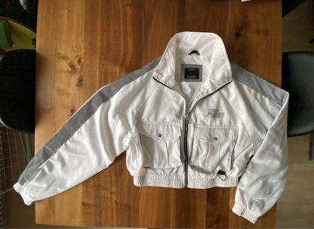 Weisse Übergangsjacke Bershka Gr. M Reflektoren