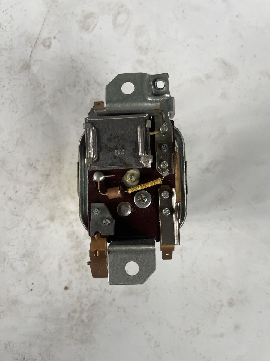 Porsche Tutti pezzi di ricambio auto: Oldtimer REGULATOR passt für Porsche – Usato da Altbüron venduto da Garage-Bulak 2