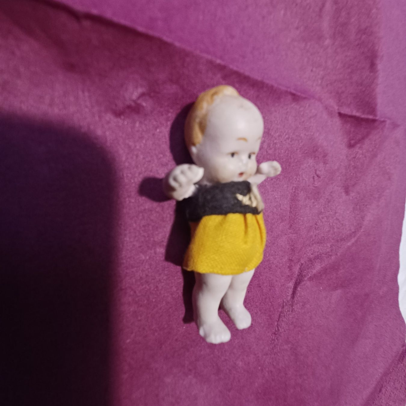 Puppen: altes winziges Püppchen 5 cm gross um1950 – Gebraucht aus Abtwil SG von luupsy
