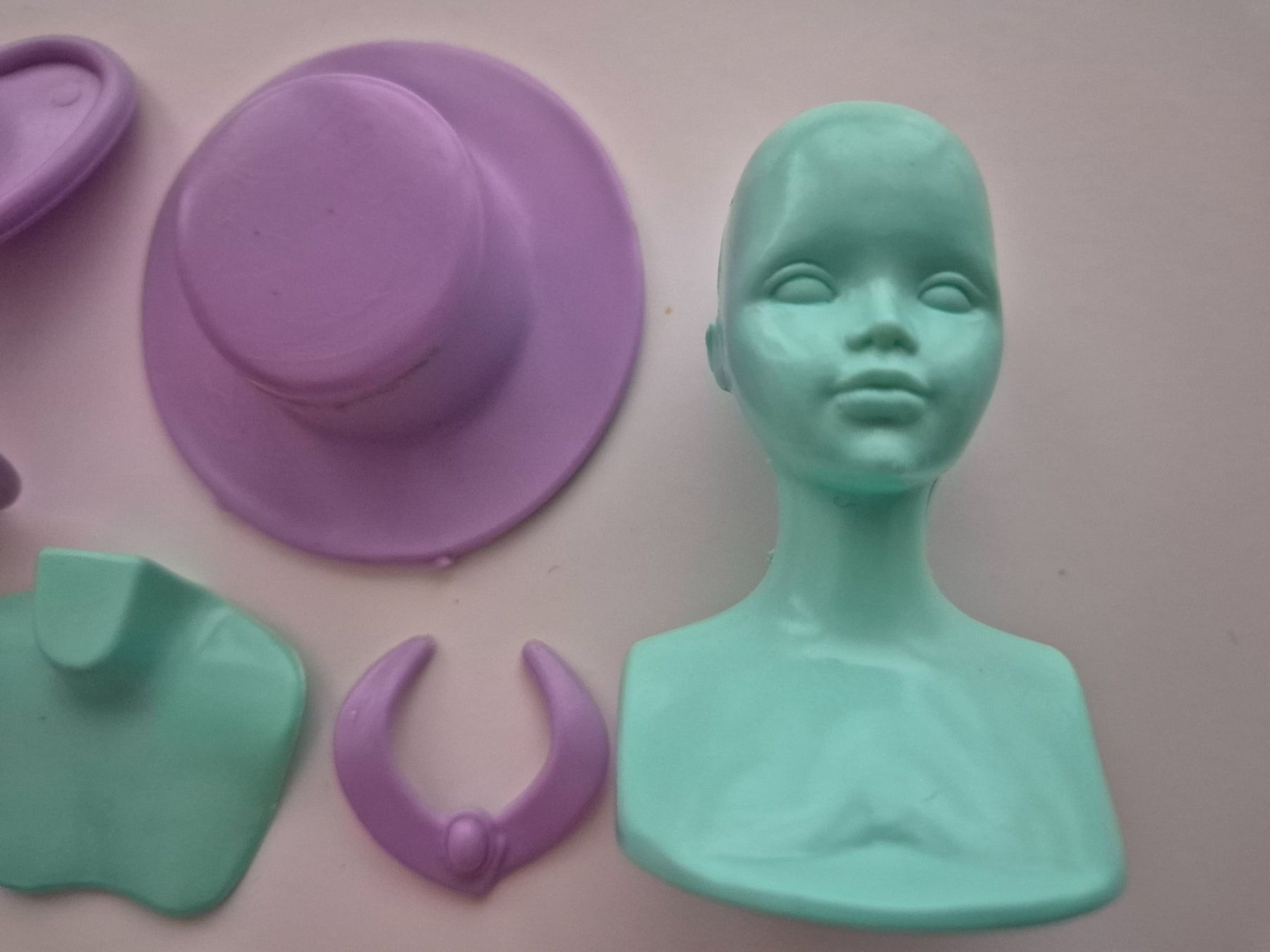Puppen: Barbie Beauty Büsten Set – Gebraucht aus Zürich von pau_y8mv 2