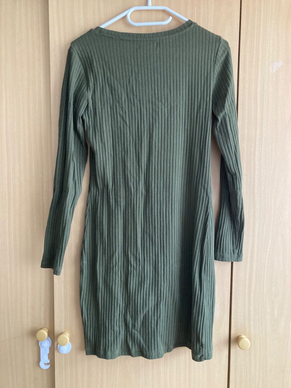 Vestiti: Kleid eng oliv grün Gr. M – Nuovo (secondo la descrizione) da Thun venduto da Vans_98 2
