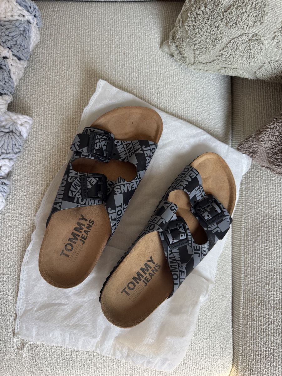 Tommy Hilfiger Damenschuhe: Tommy Hilfiger Birkenstock – Gebraucht aus Winterthur von Flomiverse 1