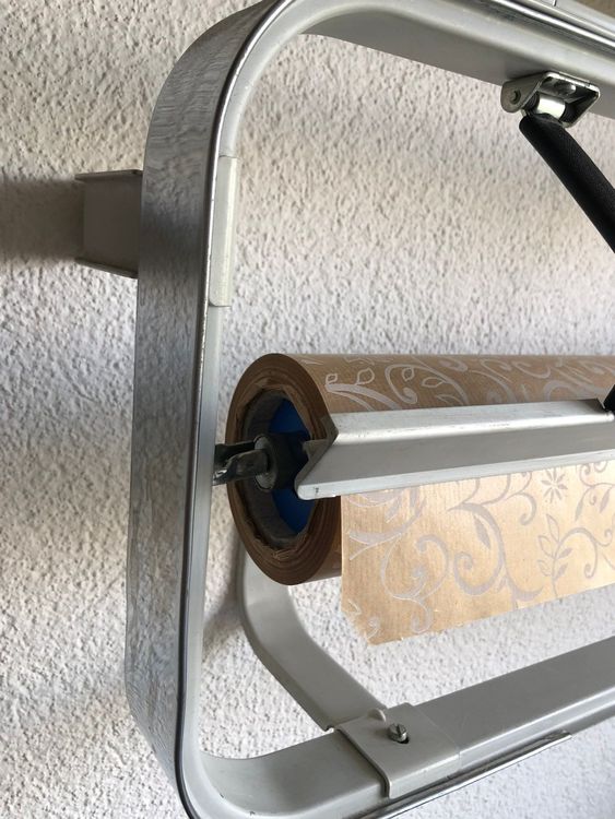 HUTNER Papierabroller Für Große Rollen - Wandmontage Bis 50cm Breite