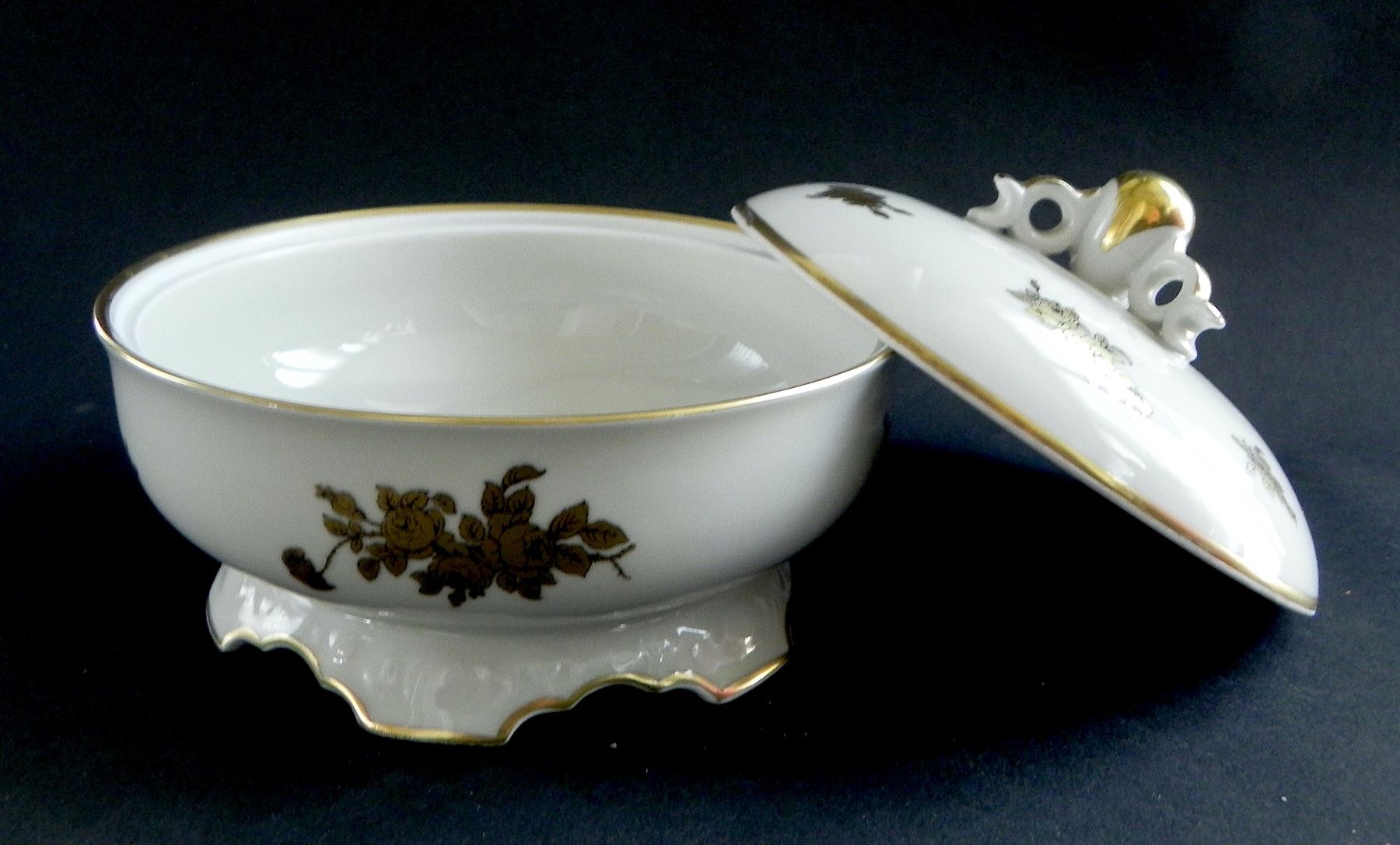 Tutte le decorazioni: Schöne Dose mit Golddekor von Langenthal 1947 – Nuovo (secondo la descrizione) da Zürich venduto da LodgE-21 1