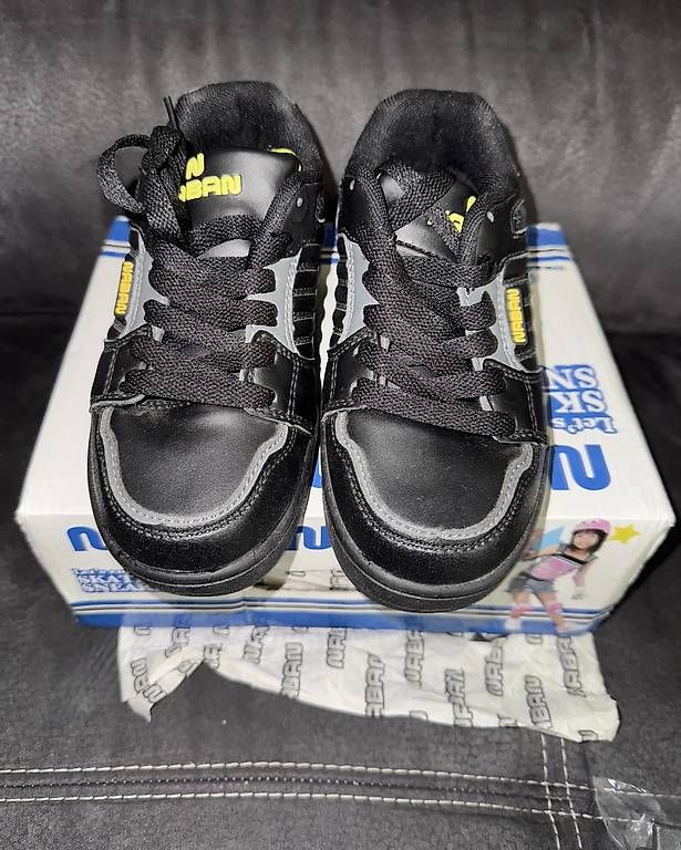 Scarpe da uomo: Skate-Sneaker Gr 30 Neu  – Usato da St. Gallen venduto da EllyM. 2