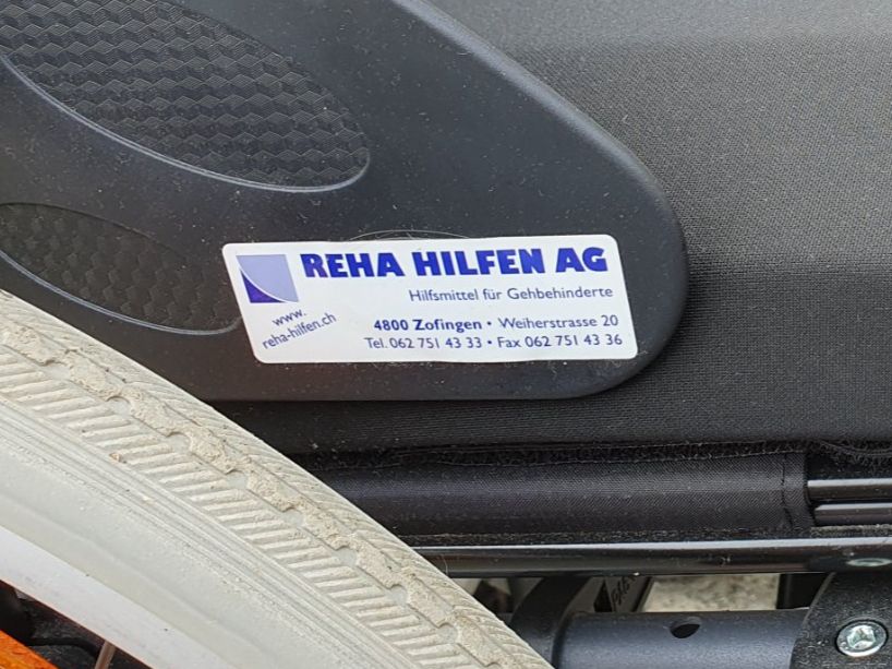 Sedie a rotelle: Rollstuhl mit batteriebetriebener Schiebehilfe – Usato da Bergdietikon venduto da calimera83 7
