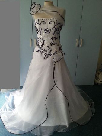 Brautkleid Perlen 34/36 mit Stola AUSVERKAUF