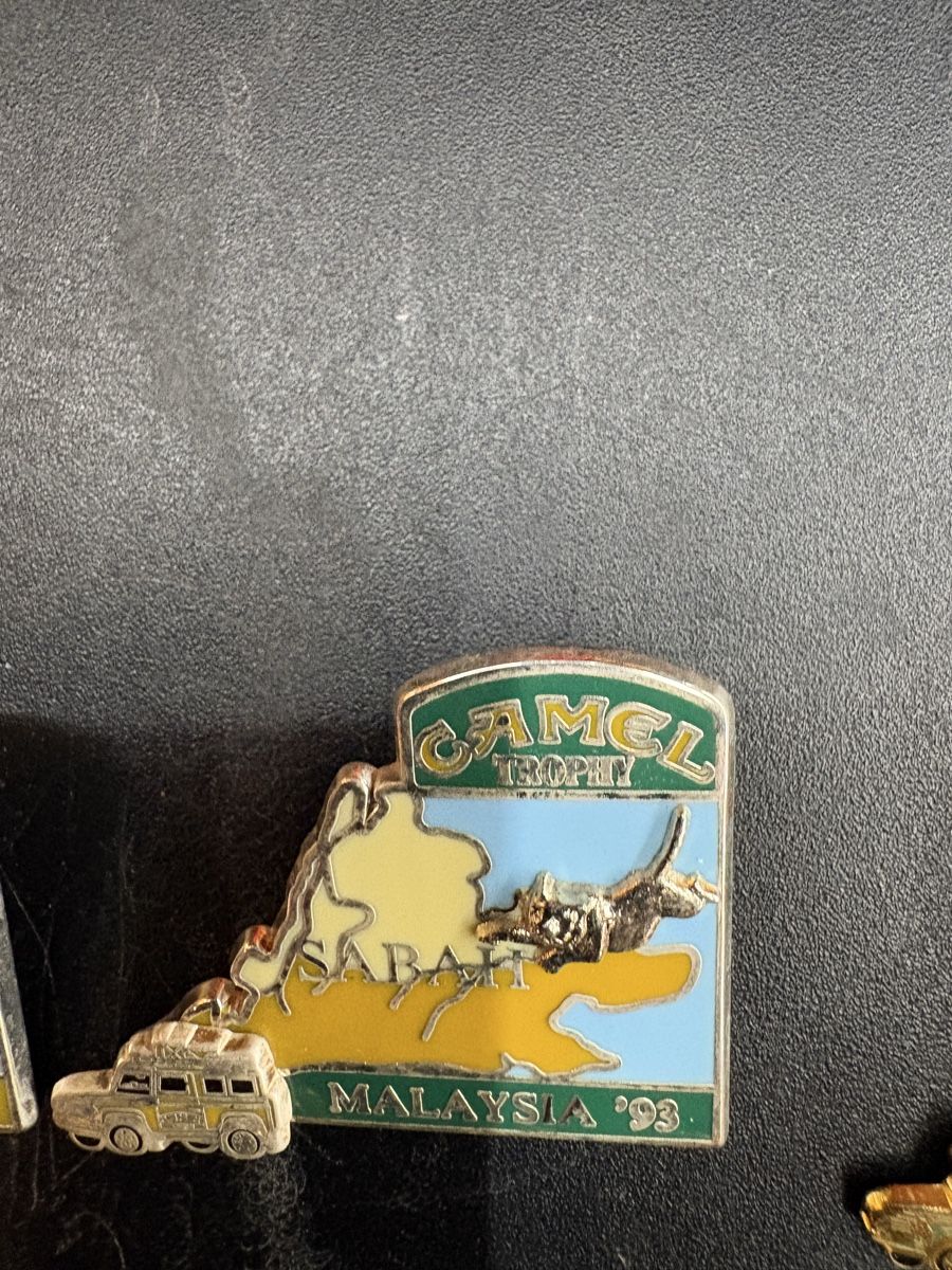 Camel Plaquettes & Badges: PIN/Badge Camel Trophy 1993 – Neuf avec emballage d'origine à Pratteln par Dollshop 3