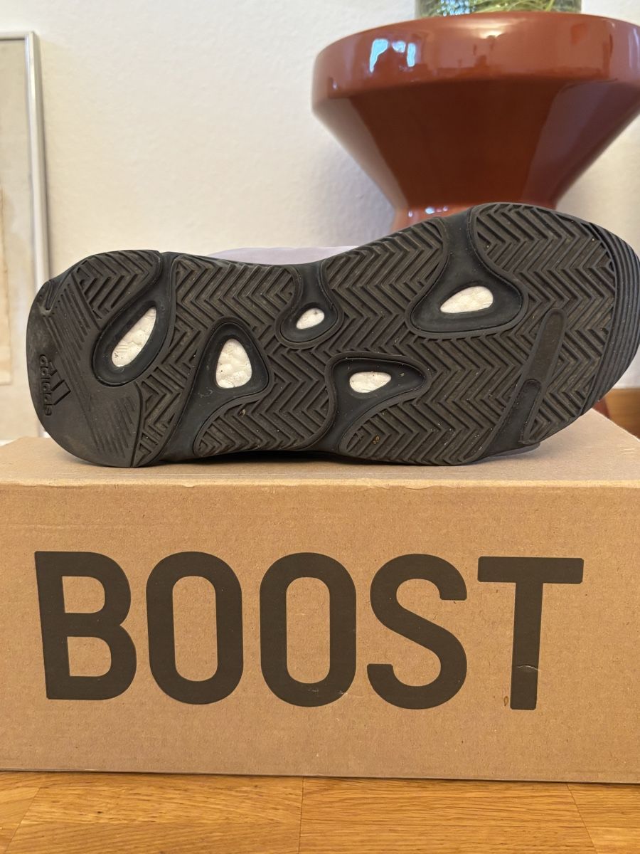 Adidas Herrenschuhe: Yeezy Boost 700 – Gebraucht aus Zürich von Edo_mch 1