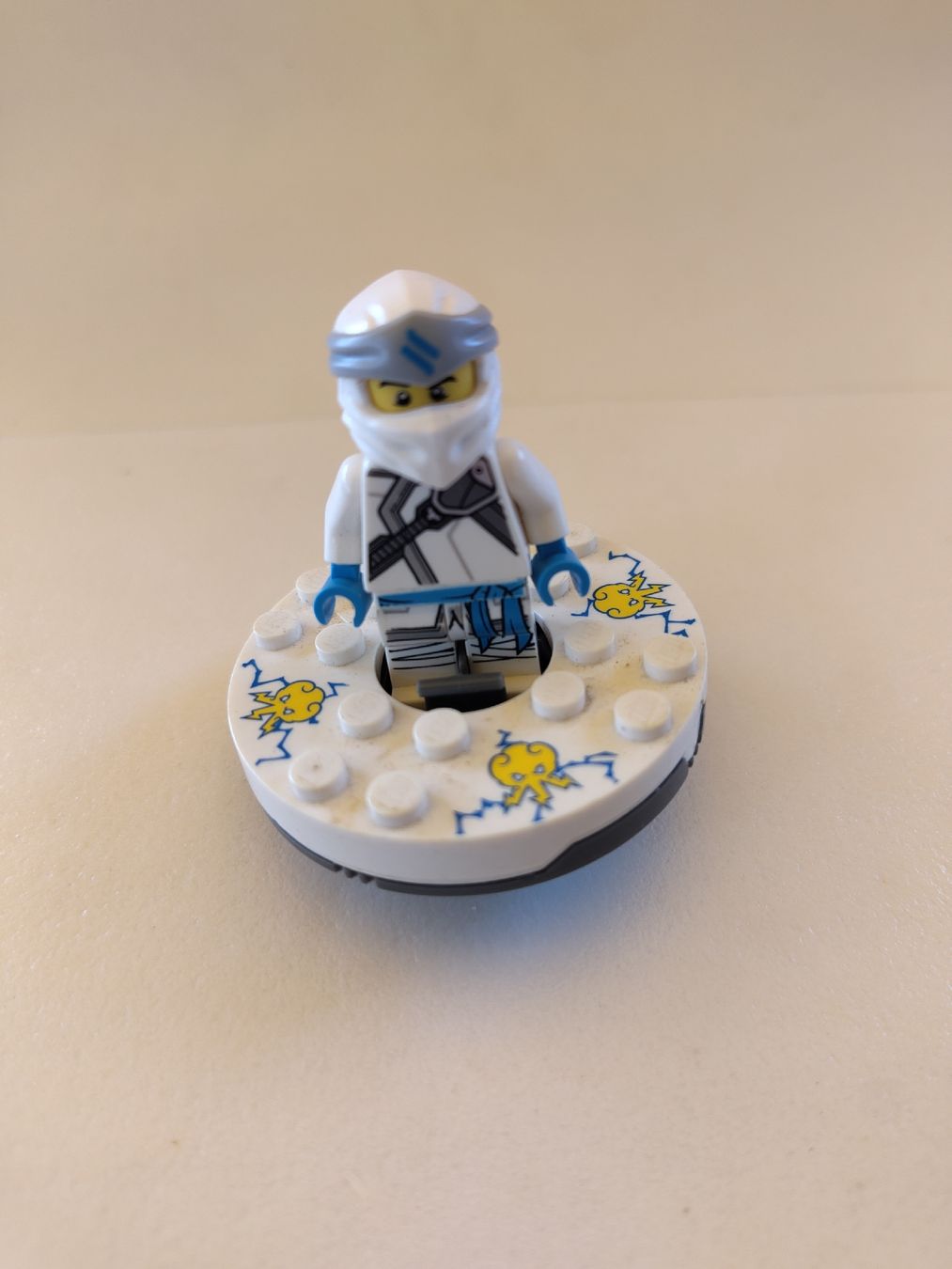 Lego Statuette: Lego Ninjago Minifiguren mit Spinner – Usato da Liestal venduto da Marin03 2