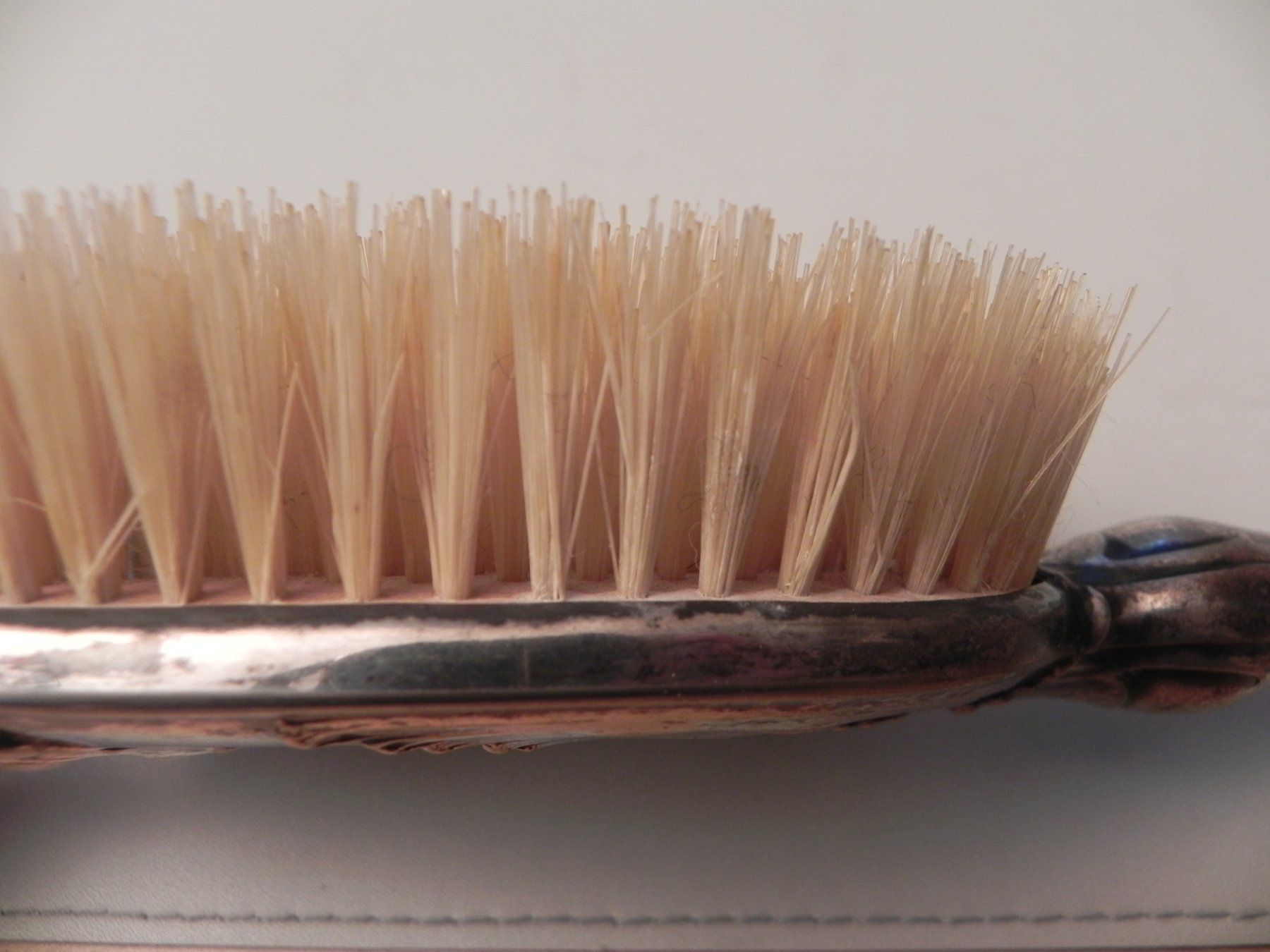Altro per la cura dei capelli: Alte Haarbürste - Art Nouveau? Versilbert? – Usato da Minusio venduto da Lory64 6