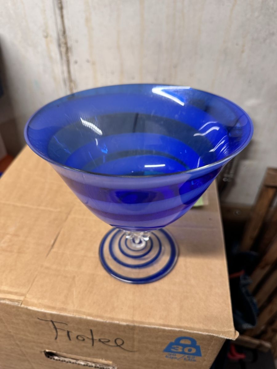 Bicchieri: blaues Dekoglas – Usato da Zürich venduto da Frevia