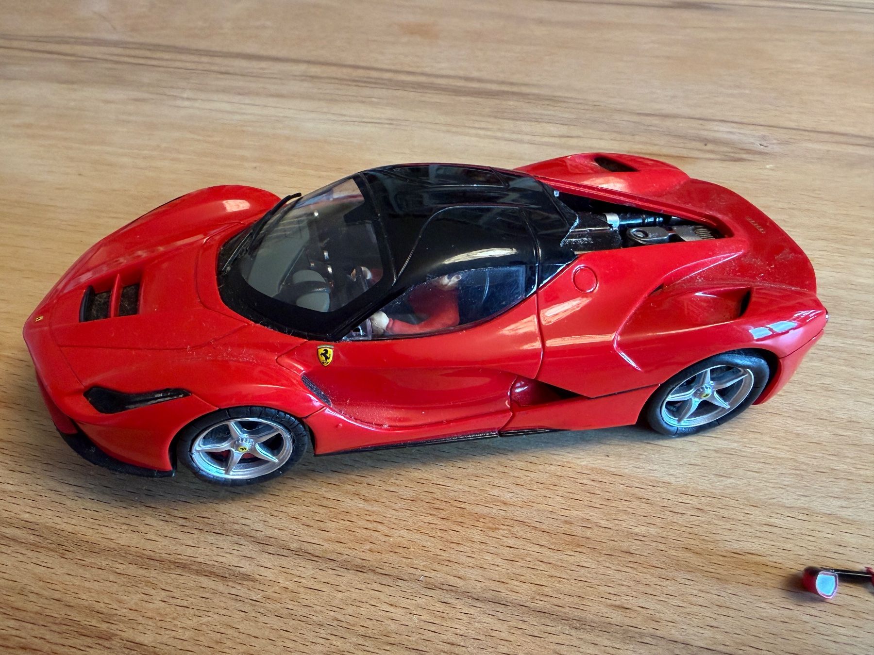 Carrera Rennbahnen: Carrera 1:32 Le Ferrari – Gebraucht aus Hombrechtikon von Dokmasa