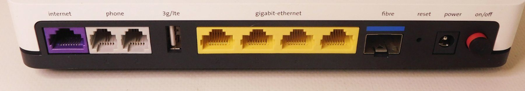 Swisscom Modem & Router: Swisscom Internet-Box Standard – WLAN-Router & Modem – Usato da Emmenbrücke venduto da Ulisse-22 2
