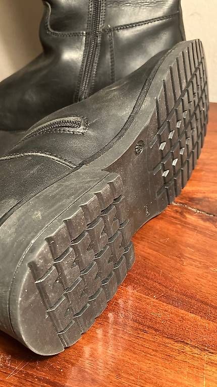 Scarpe per cavalli: Stivali da equitazione – Usato da Vezia venduto da Curzio83 1