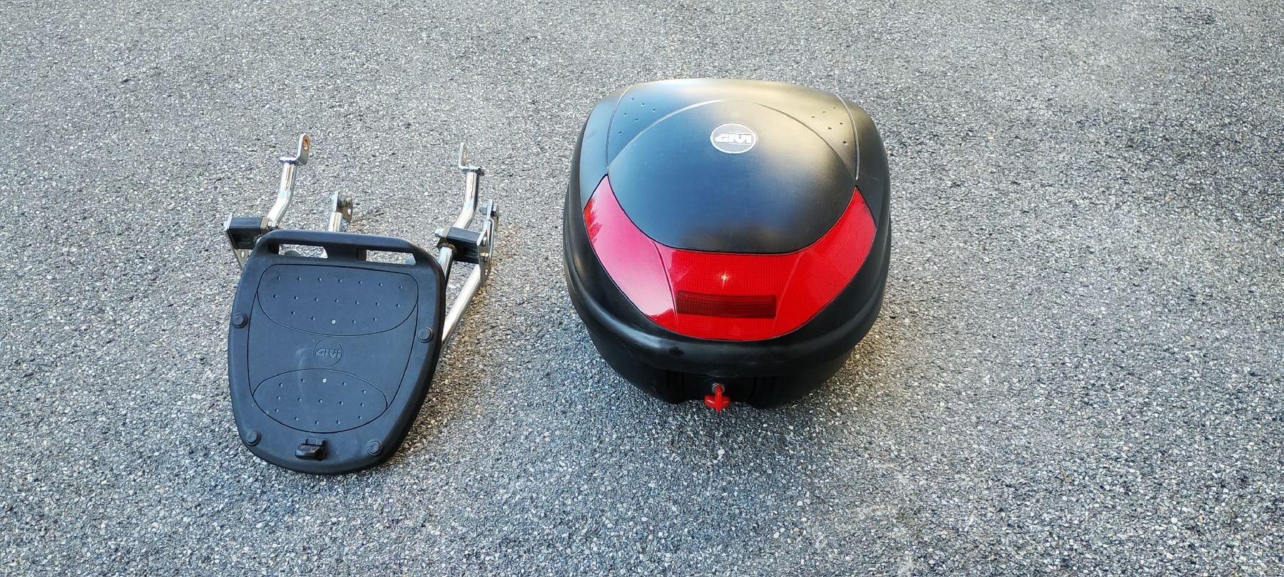 Givi Topcases: motorräder Box  – D'occasion à Lenzerheide/Lai par paulop