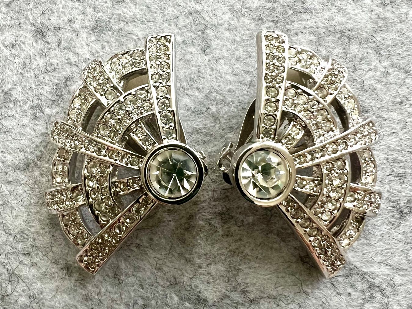 Swarovski Orecchini pendenti & Orecchini a lobo: Swarovski Vintage Ohrclips – Usato da Uznach venduto da Ya_x7x6
