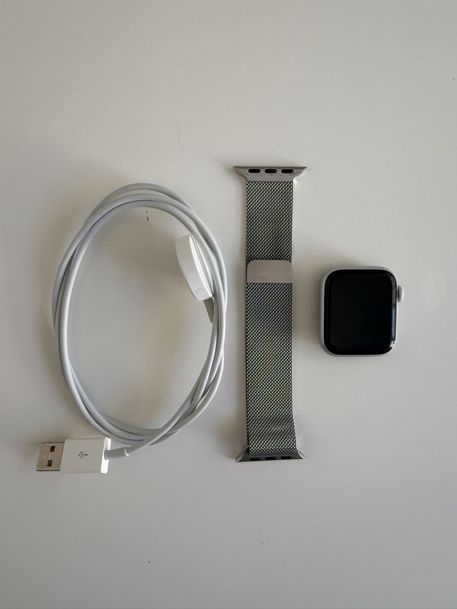 Apple Smartwatch: Apple Watch SE – Neuf (Voir description) à Zürich par jul_5t9s 4