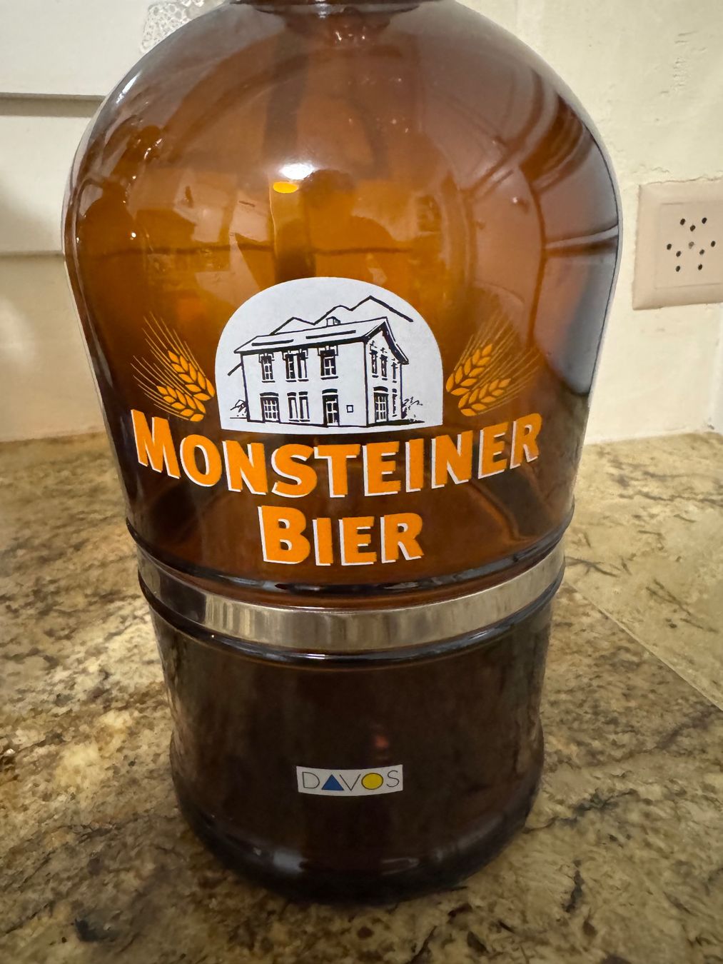 Verres, cruches & bouteilles: Bierflasche Monsteiner Bier Davos, 2 Liter – D'occasion à Vaduz par Greenturtle 2