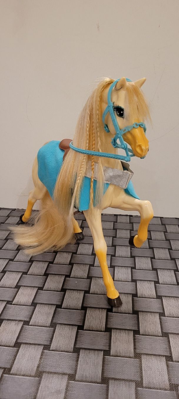 Giocattoli: Barbie Pferd Teilrepaint Unikat – Usato da Niederbuchsiten venduto da klengyel