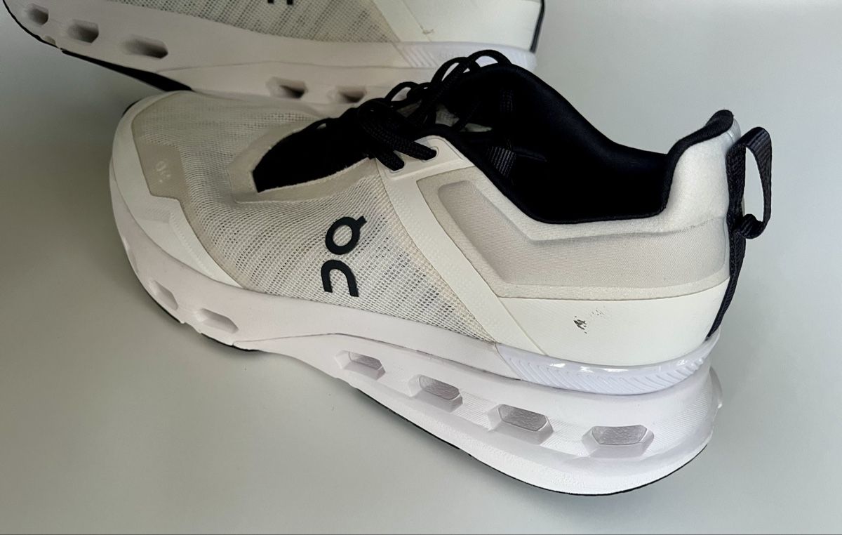 On Scarpe da uomo: On Cloudnova X weiss/schwarz Grösse EU 43 – Usato da Zürich venduto da Menino 4