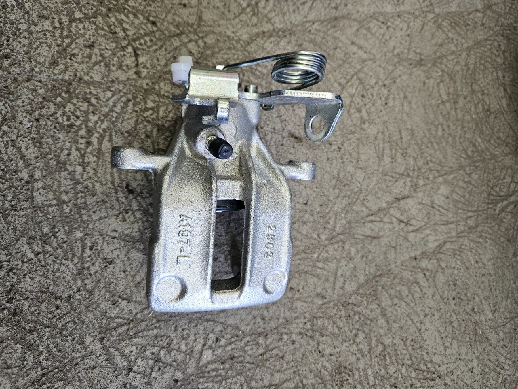 Audi Tutti pezzi di ricambio auto: Audi S4 b5 Bremssattel HL – Nuovo (secondo la descrizione) da Männedorf venduto da go-rs484