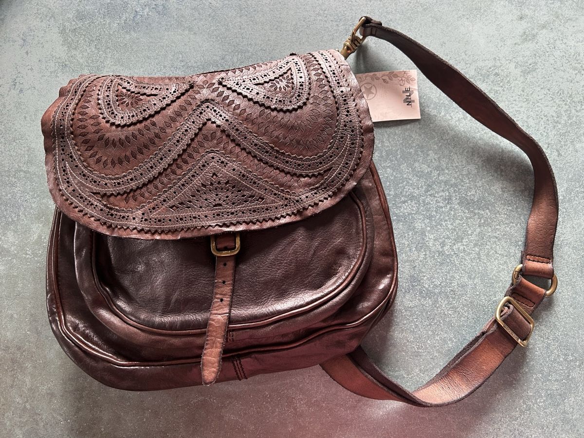 Campomaggi Borse da donna: TOP LEDERUMHÄNGETASCHE von CAMPOMACCI / NEU – Nuovo e nell'imballaggio originale da Nidfurn venduto da cejeisda