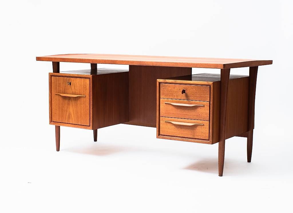 Schreibtische: Pult/Schreibtisch /Mid-Century – Gebraucht aus Beringen von 8222Beringen