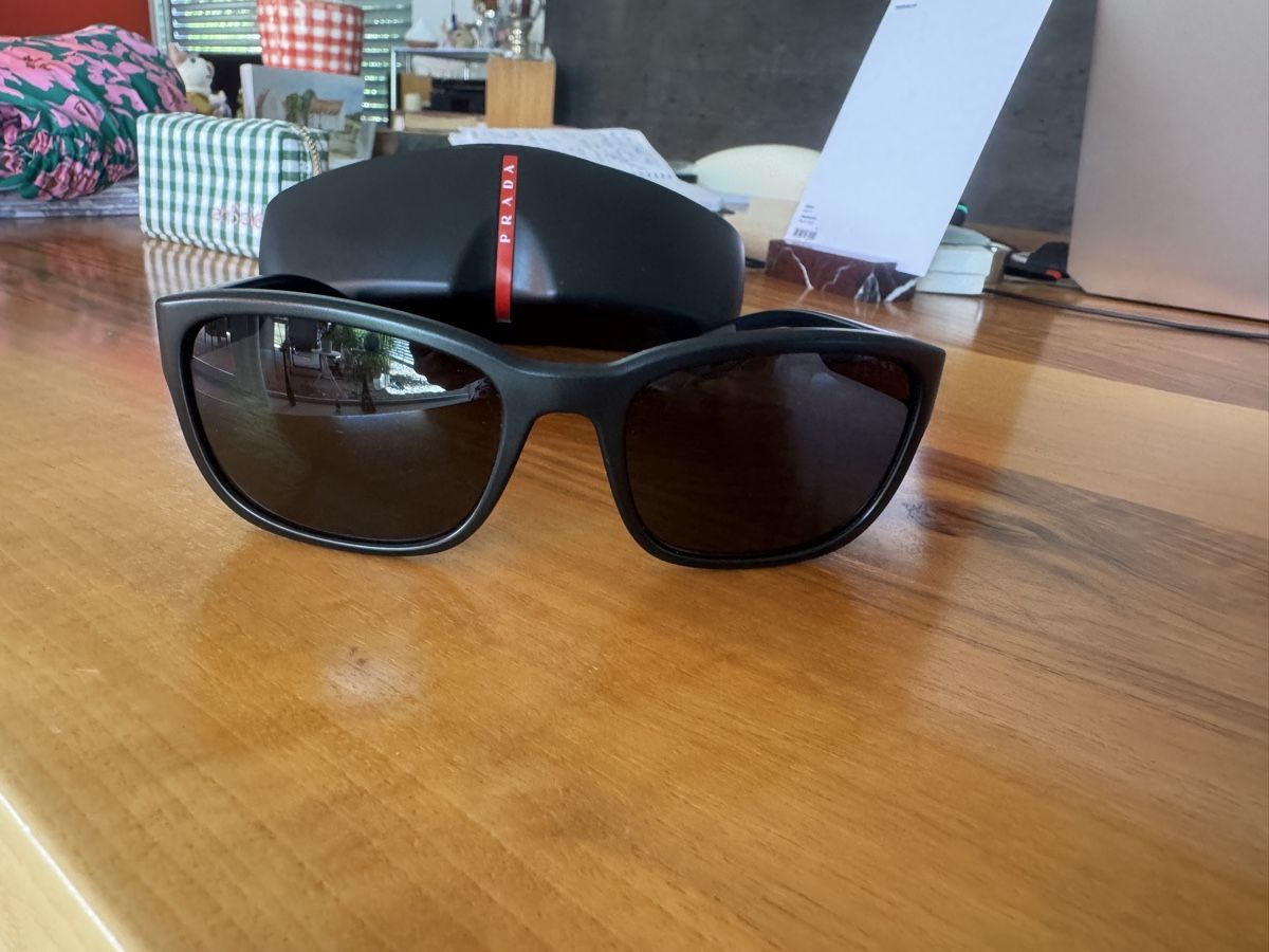 Prada Brillen & Gläser: Prada Sonnenbrille wie neu! – Gebraucht aus Gipf-Oberfrick von Iberico 6
