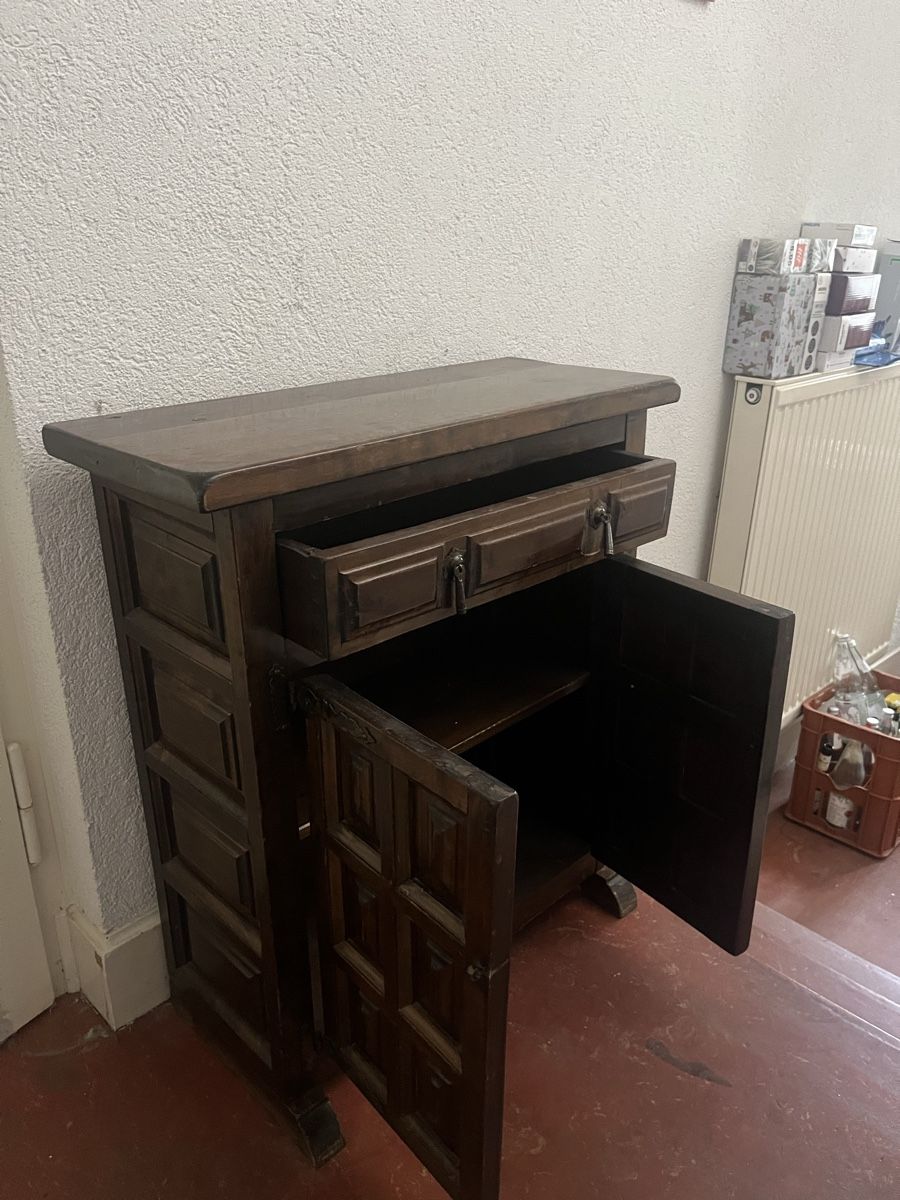 Cassettiere: Antike spanische Kommode Holz – Usato da Basel venduto da Jack.ie 1