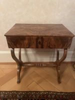 Table ancienne style Louis Philippe avec tiroire
