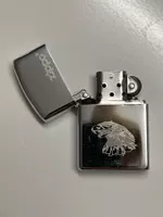 Benzinfeuerzeug mit Adler-Gravur