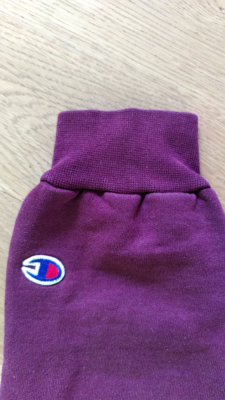 Champion Maglioni & Felpe: Pullover von Champion, resp. Rework, Grösse S – Usato da Zürich venduto da Weluma 2