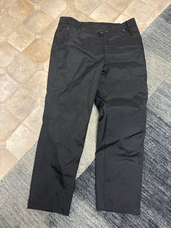Hose schwarz Grösse L gebraucht