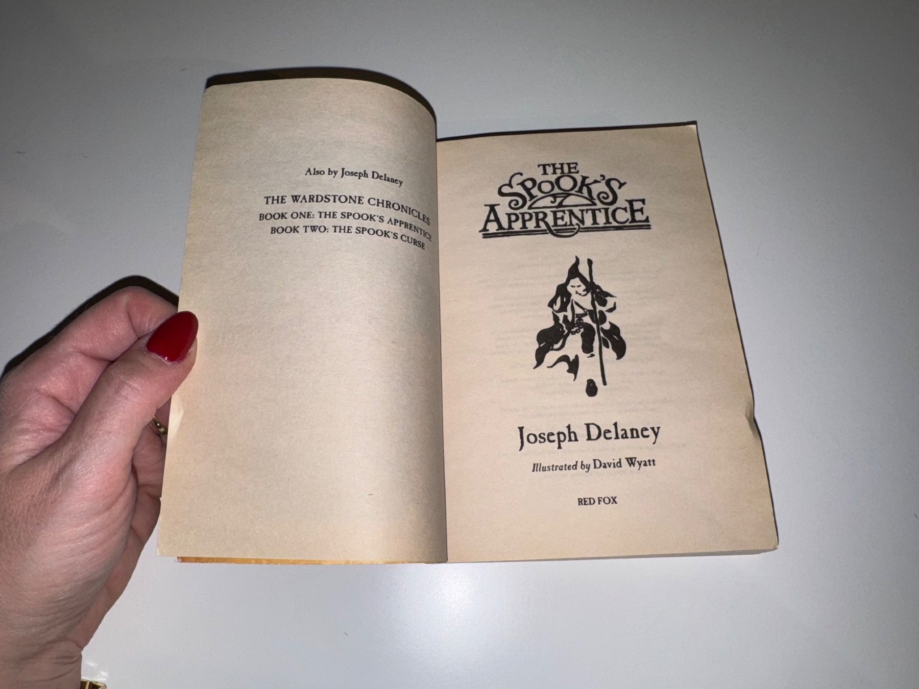 Libri: NOVEL: Joseph Delaney, The spook`s apprentice – Usato da Grosswangen venduto da English_books 2